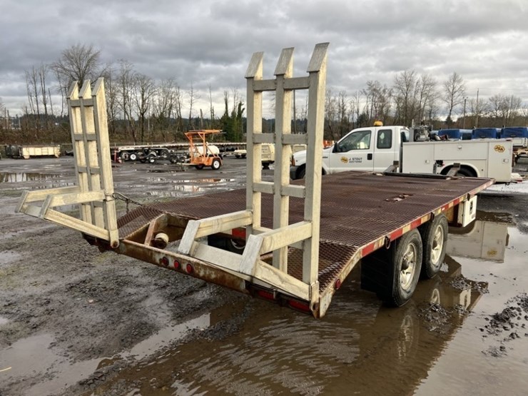 2008-bentley-t/a-sno-cat-trailer-image-3