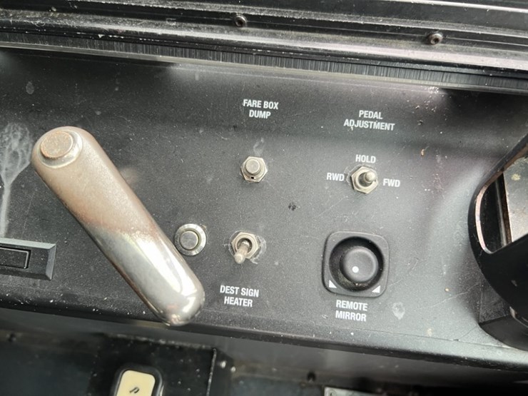 2008-new-flyer-40'-transit-bus-image-30