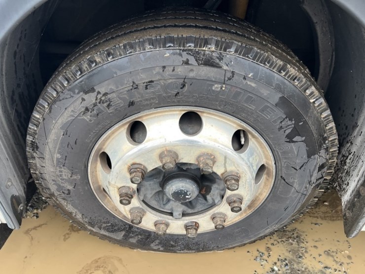 2009-new-flyer-40'-transit-bus-image-9