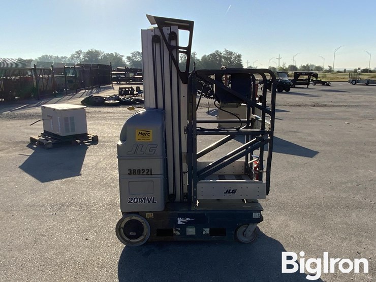 2018-jlg-mlv20-electric-self-propelled-vertical-manlift-image-4
