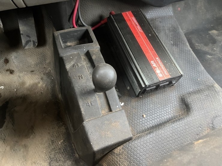 2011-chevrolet-silverado-2500-image-32