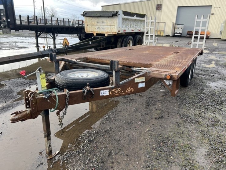2008-bentley-t/a-sno-cat-trailer-image-1