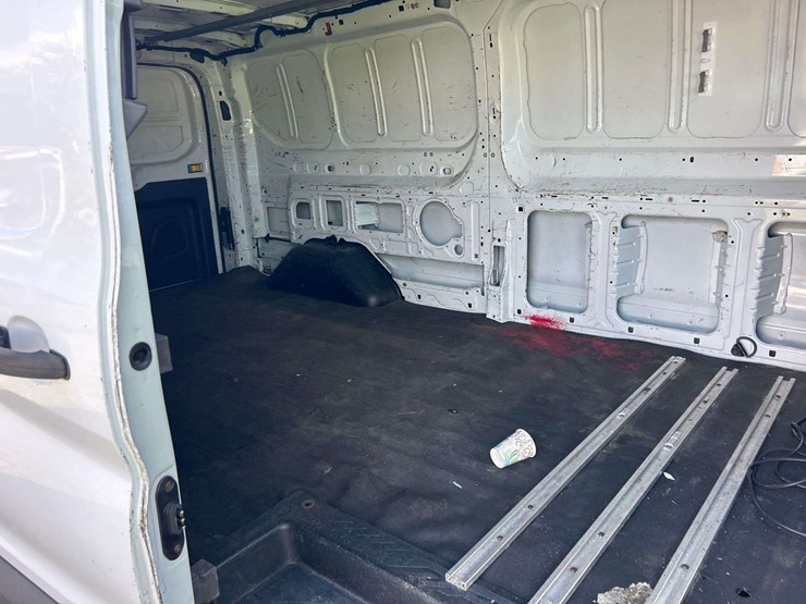 2016-ford-transit-image-21