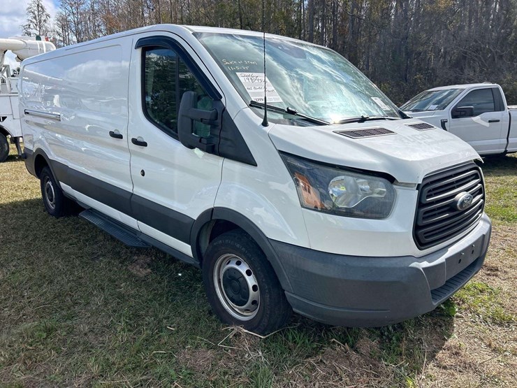 2016-ford-transit-image-2