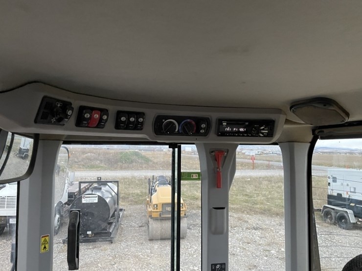 2014-caterpillar-930k-image-26