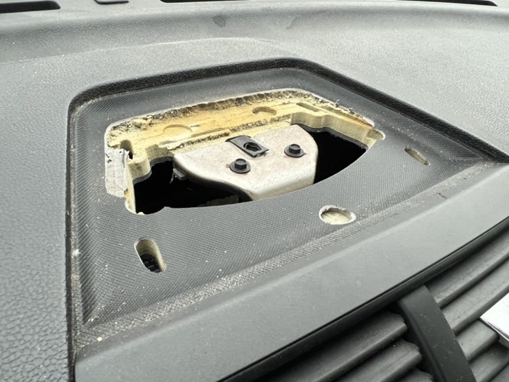 2017-ford-explorer-image-25