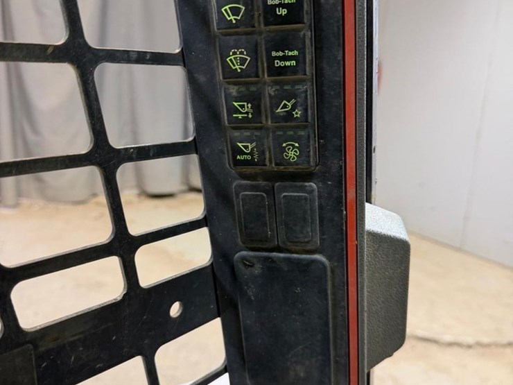 2022-bobcat-t62-image-27