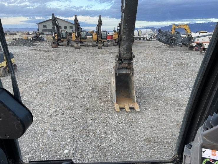 2022-deere-350-p-tier-image-43