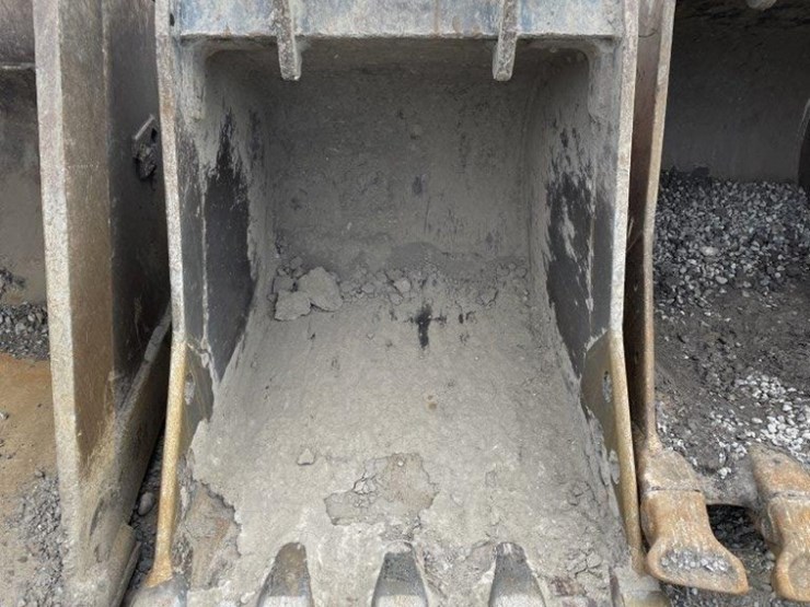 john-deere-245-image-1