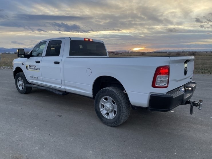 2022-dodge-3500-image-3