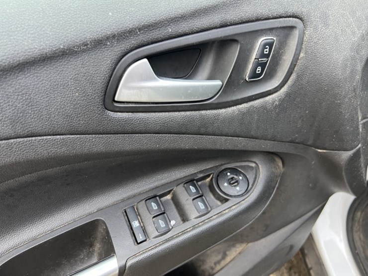 2016-ford-escape-image-25