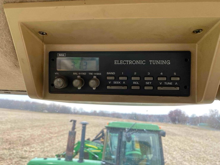 john-deere-8300-image-42