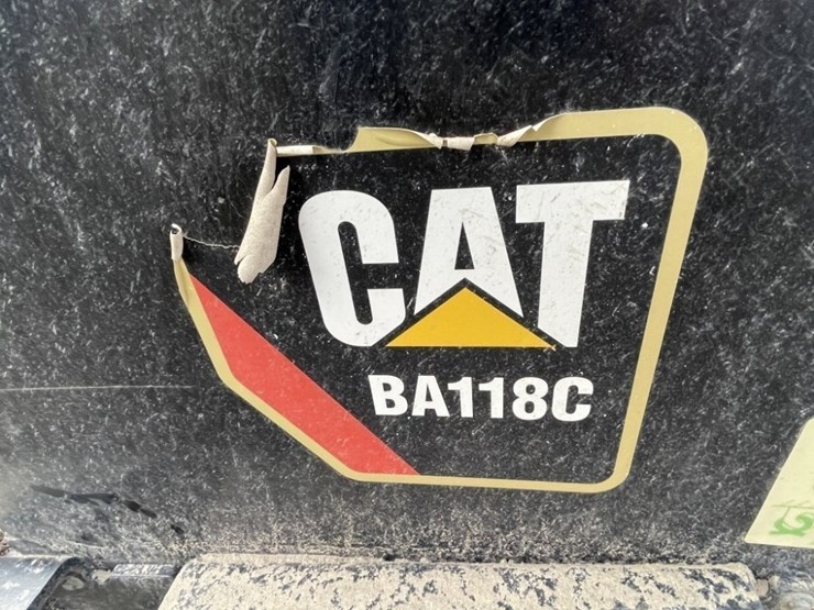caterpillar-ba118c-angle-broom-image-5