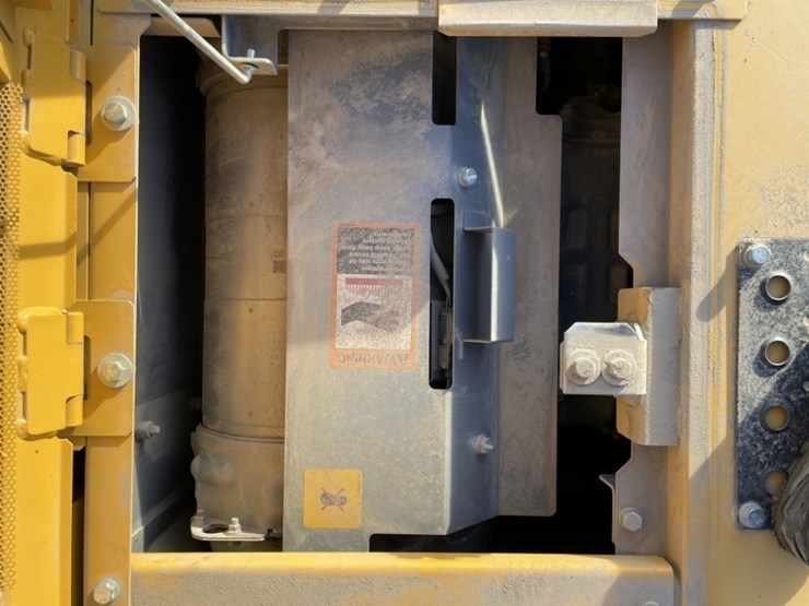 deere-245g-lc-image-34