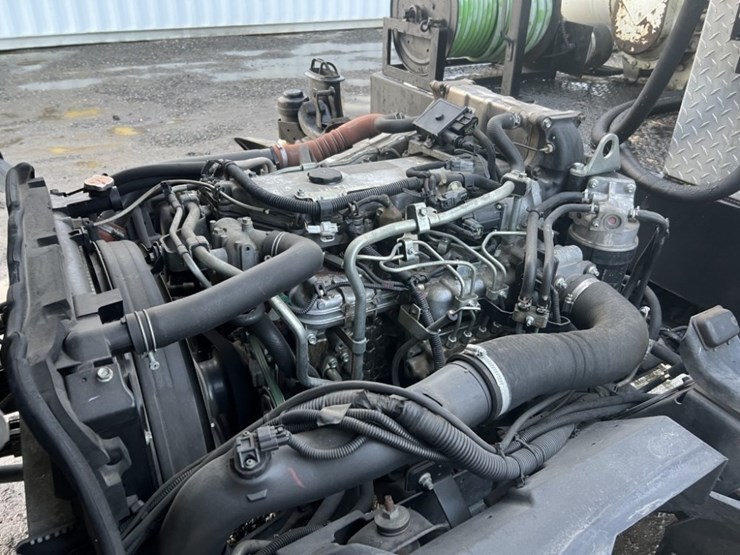 2009-gmc-w5500-image-12