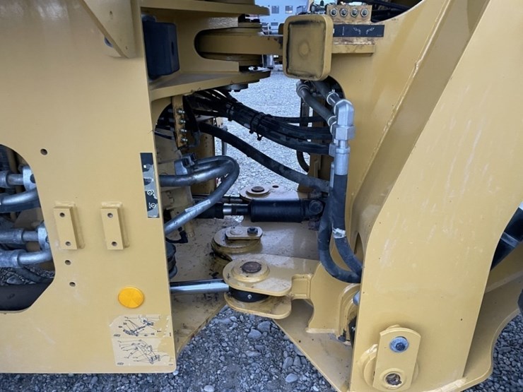 2014-caterpillar-930k-image-20