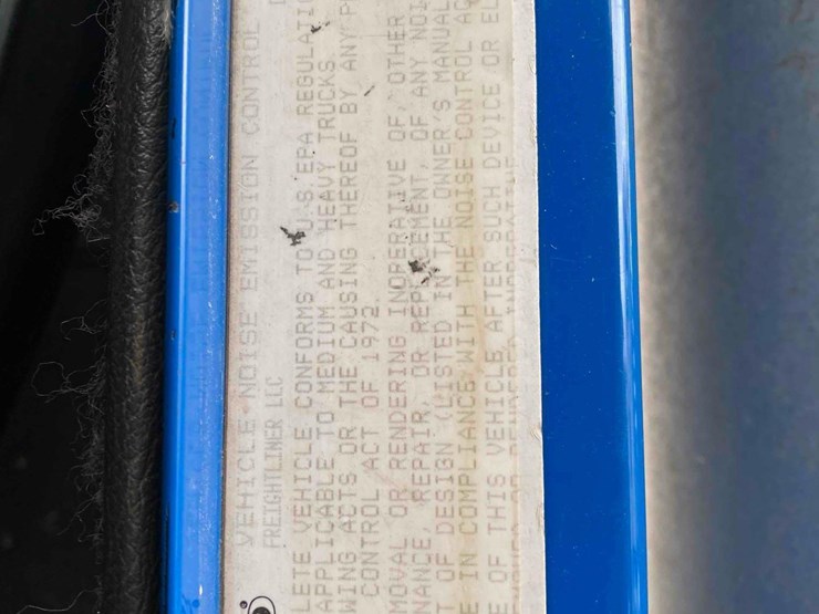 2007-freightliner-day-cab-semi-tractor-image-60