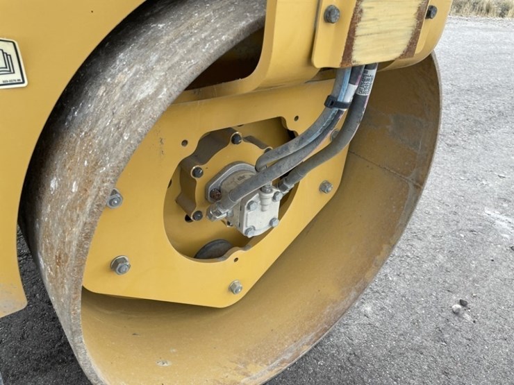 caterpillar-cb24b-image-10