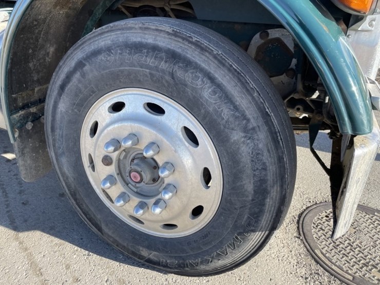 1998-peterbilt-379-image-23