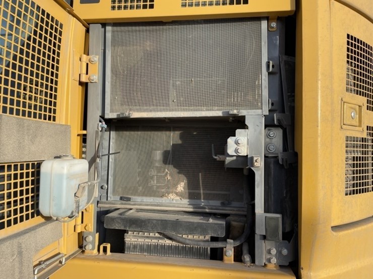 deere-245g-lc-image-30