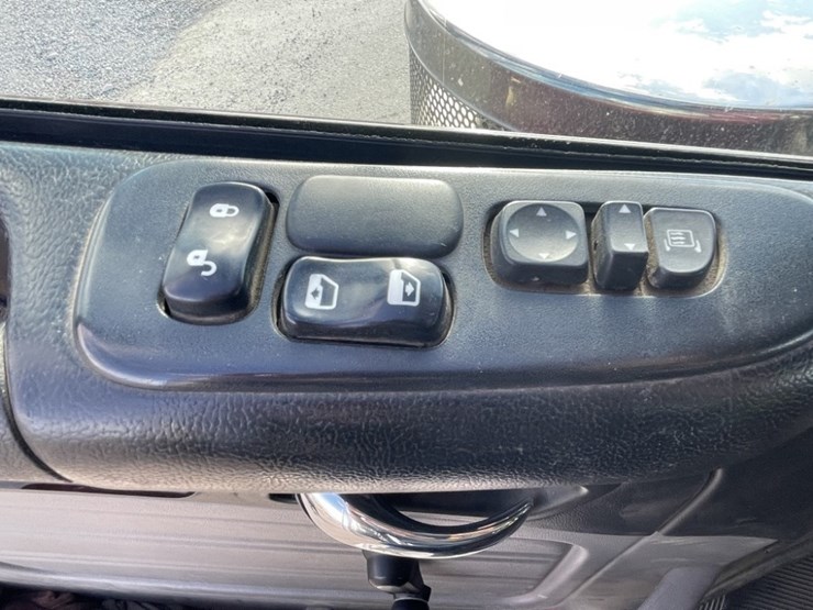 2020-peterbilt-389-image-58