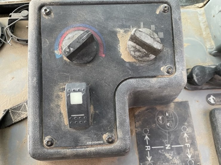 caterpillar-d3g-xl-image-34