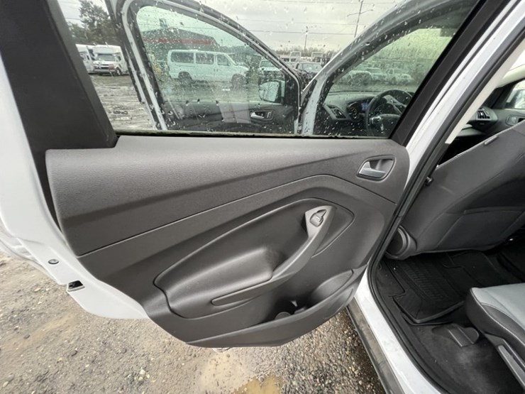 2013-ford-escape-image-22