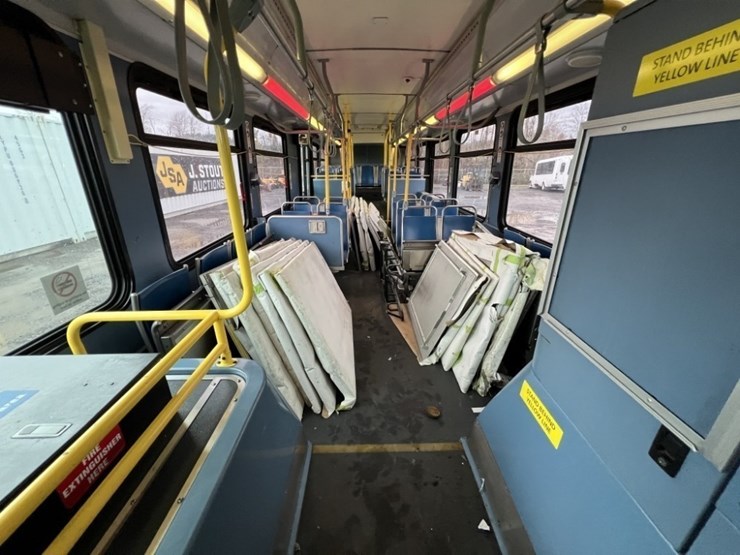 2009-new-flyer-40'-transit-bus-image-18