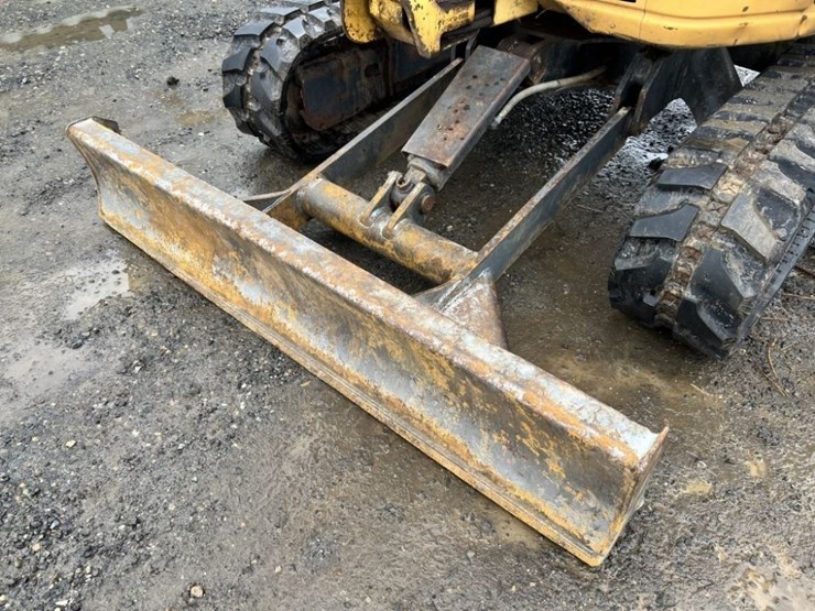 komatsu-pc35mr-2-image-13