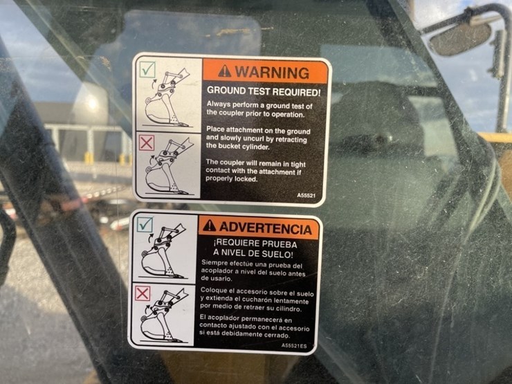 deere-245g-lc-image-45