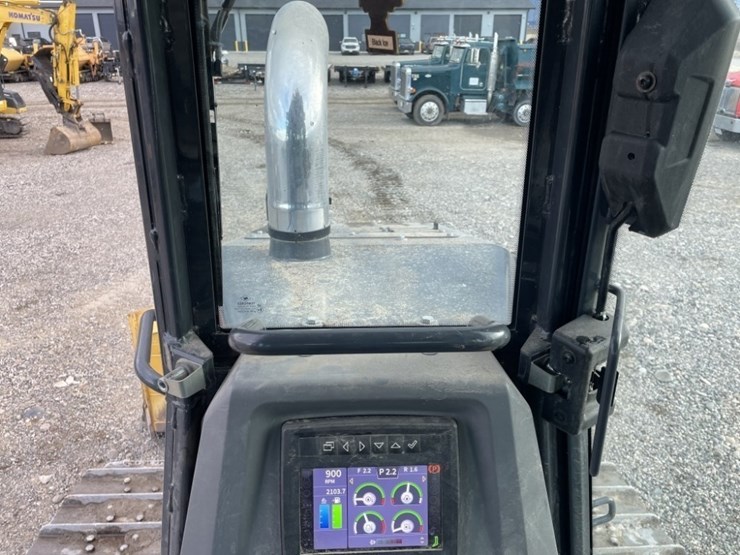 2022-deere-750l-image-42