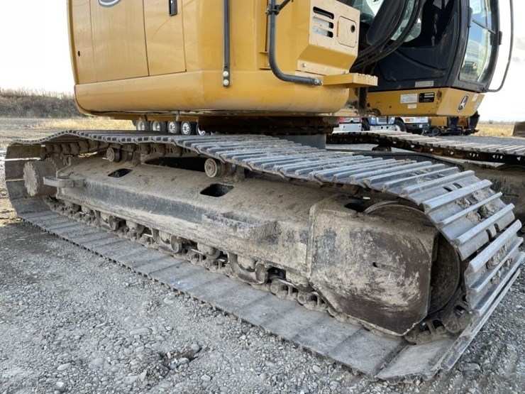 deere-245g-lc-image-19