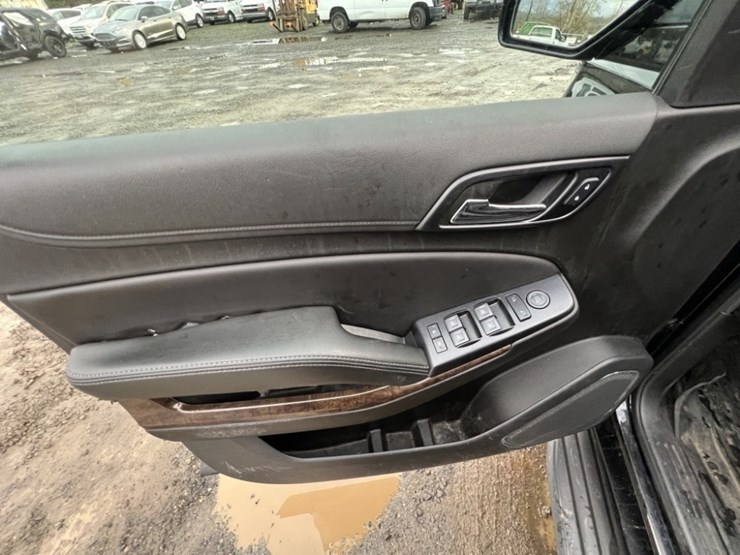 2020-chevrolet-tahoe-image-25