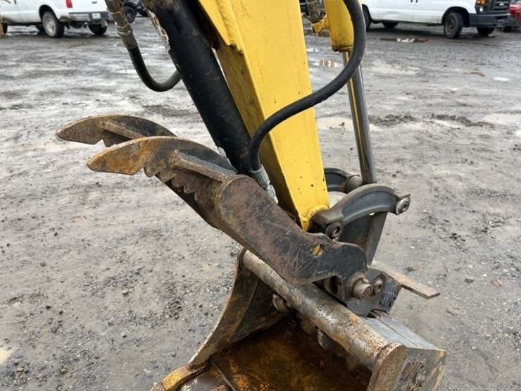 komatsu-pc35mr-2-image-11