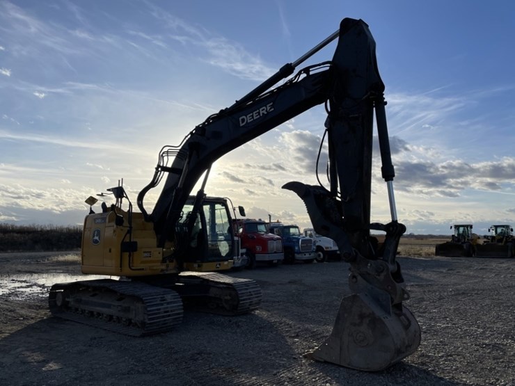 deere-245g-lc-image-7