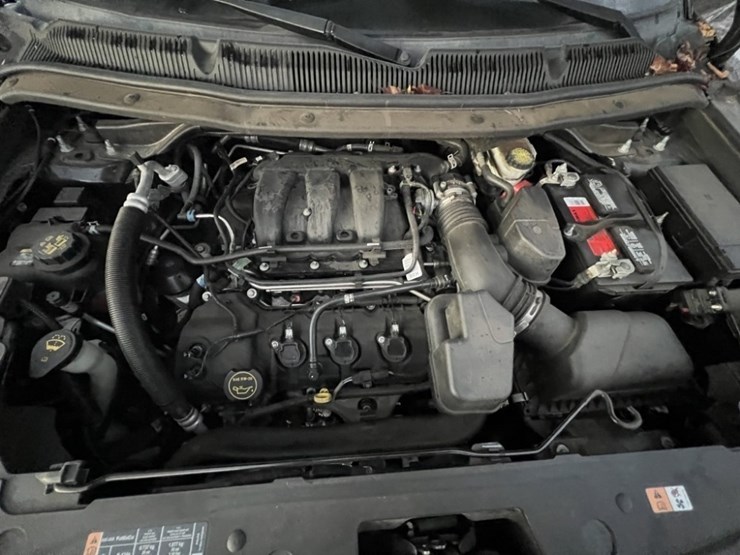 2017-ford-explorer-image-13