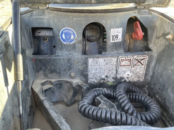 2017-bomag-bmp8500-image-11