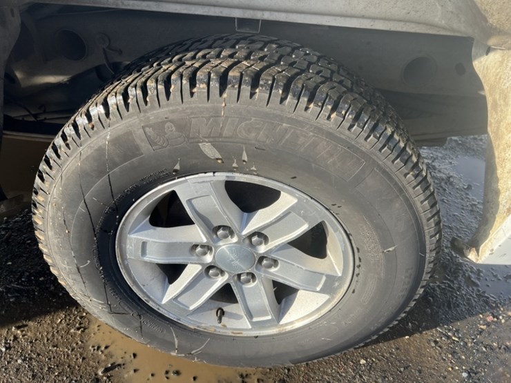 2011-gmc-sierra-1500-image-21