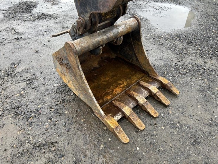 komatsu-pc35mr-2-image-9