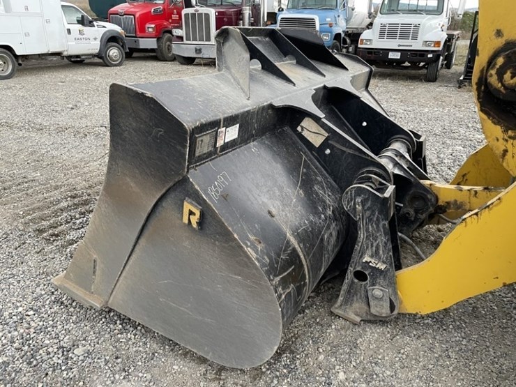 komatsu-wa320-8-image-9