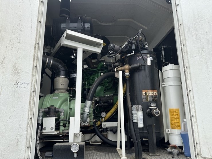 john-deere-1044-image-34