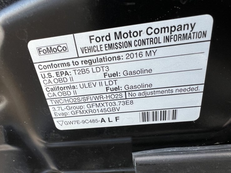 2016-ford-explorer-image-12