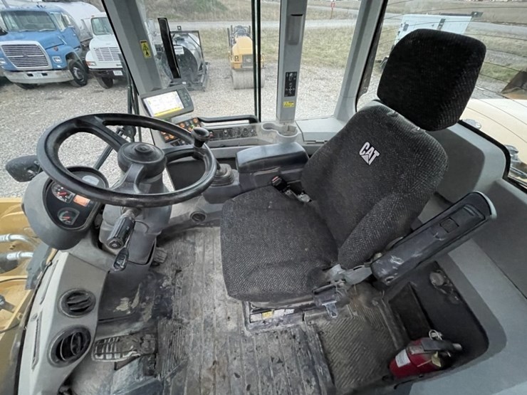 2014-caterpillar-930k-image-27