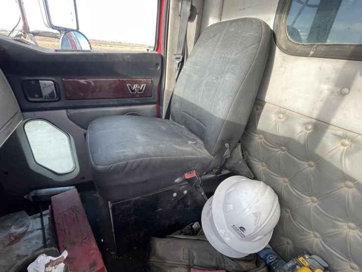 2014-western-star-4700sb-image-49