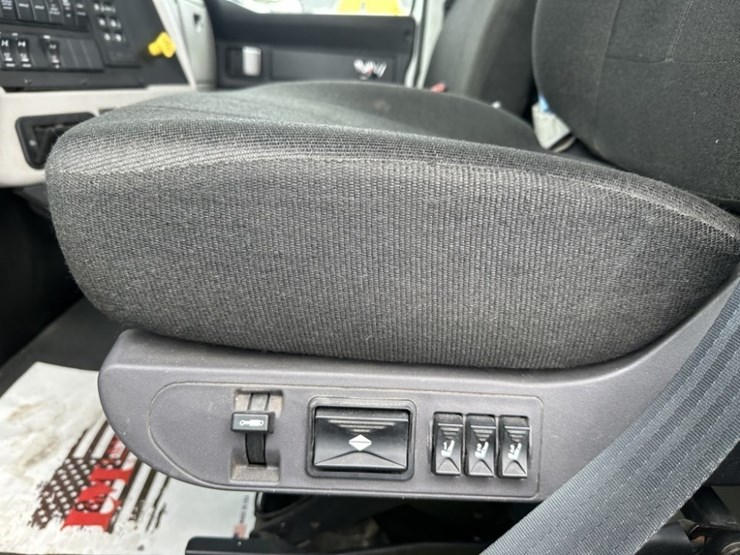 john-deere-1044-image-51