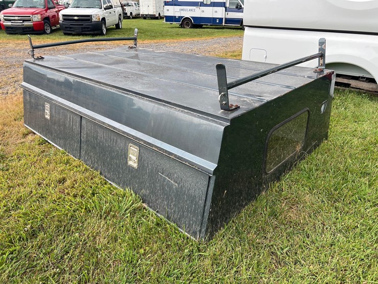 reading-8'-truck-topper-w/ladder-rack-image-2