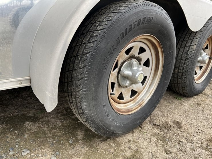 2005-haulmark-t/a-cargo-trailer-image-22