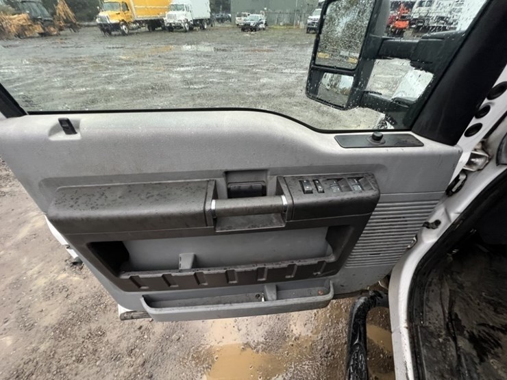 2015-ford-f350-image-24