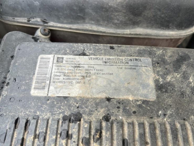 2011-chevrolet-silverado-2500-image-14