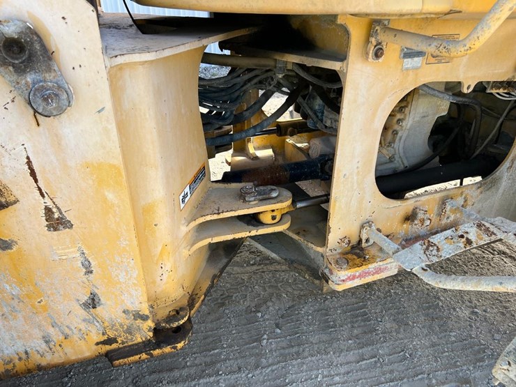 john-deere-444h-image-13